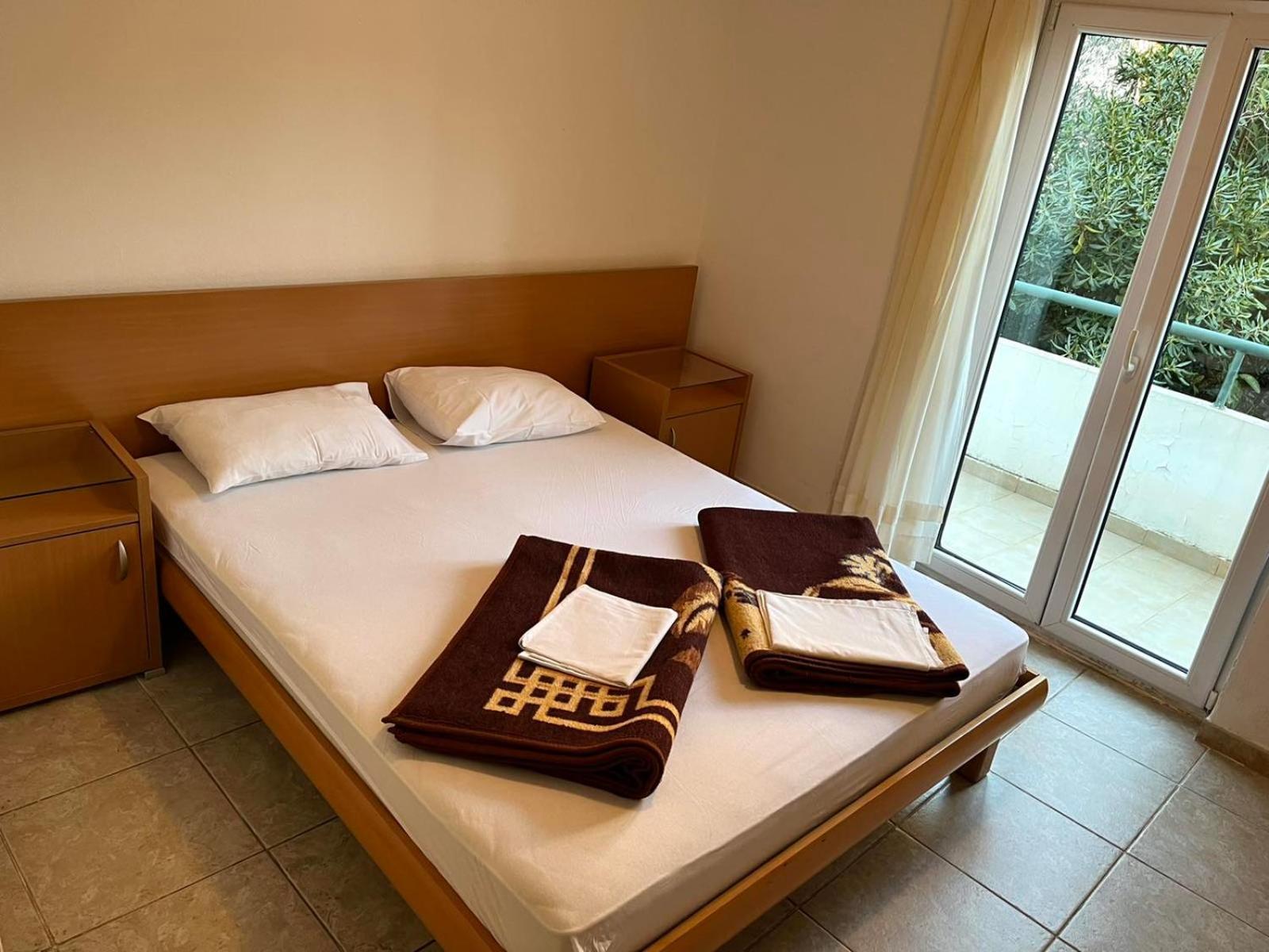Apartments And Room Mv Petrovac Luaran gambar
