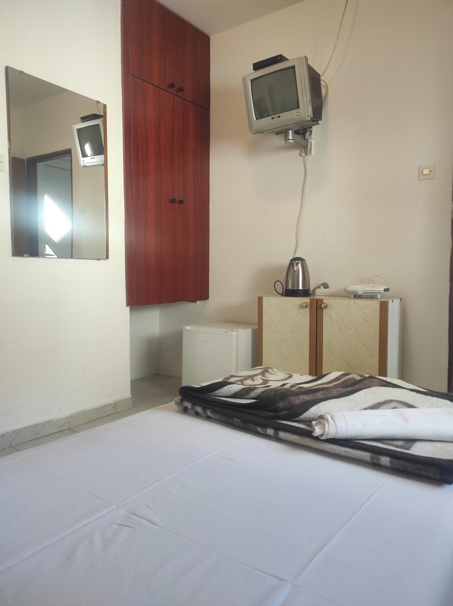 Apartments And Room Mv Petrovac Luaran gambar