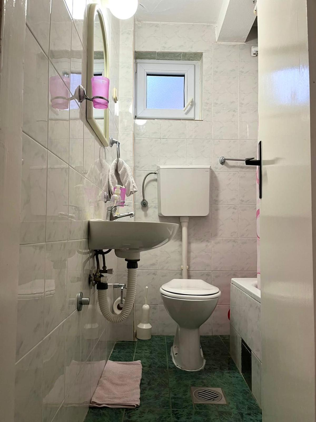 Apartments And Room Mv Petrovac Bilik gambar