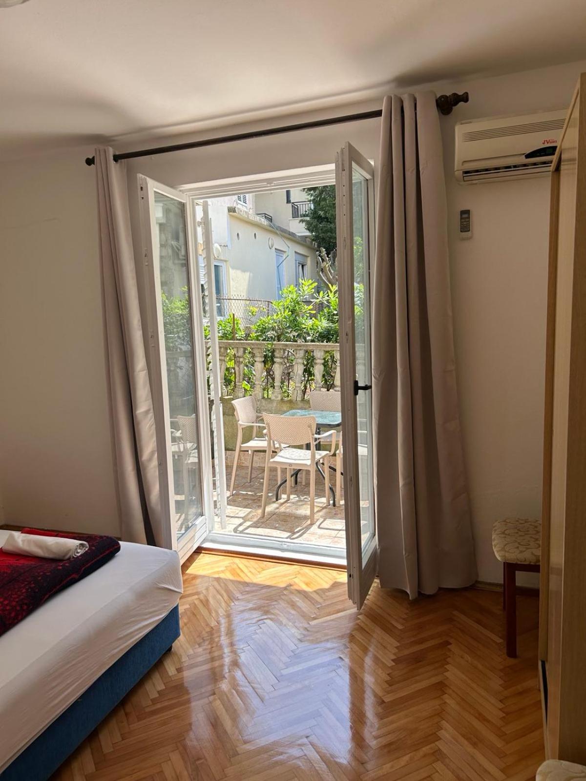 Apartments And Room Mv Petrovac Luaran gambar